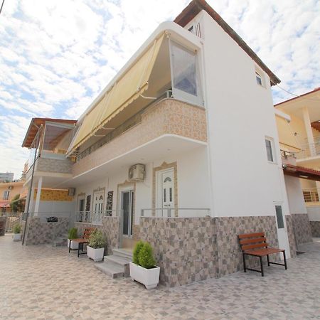 Emel Apartaments Ксамил Екстериор снимка