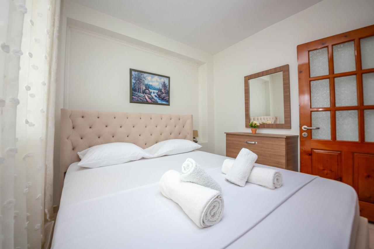 Emel Apartaments Ксамил Екстериор снимка