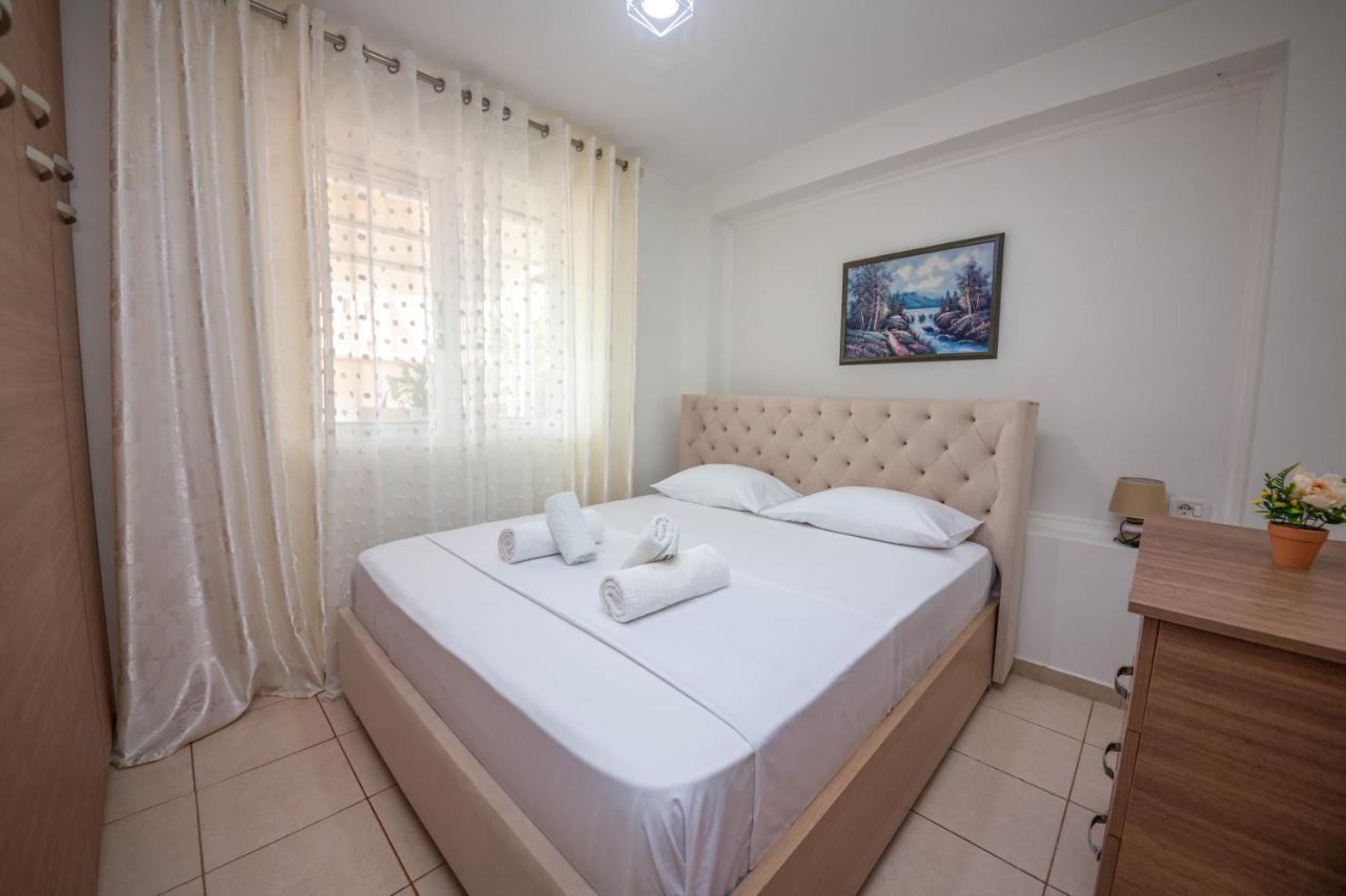 Emel Apartaments Ксамил Екстериор снимка