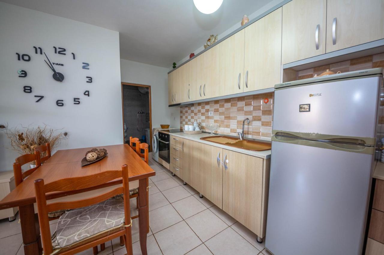Emel Apartaments Ксамил Екстериор снимка