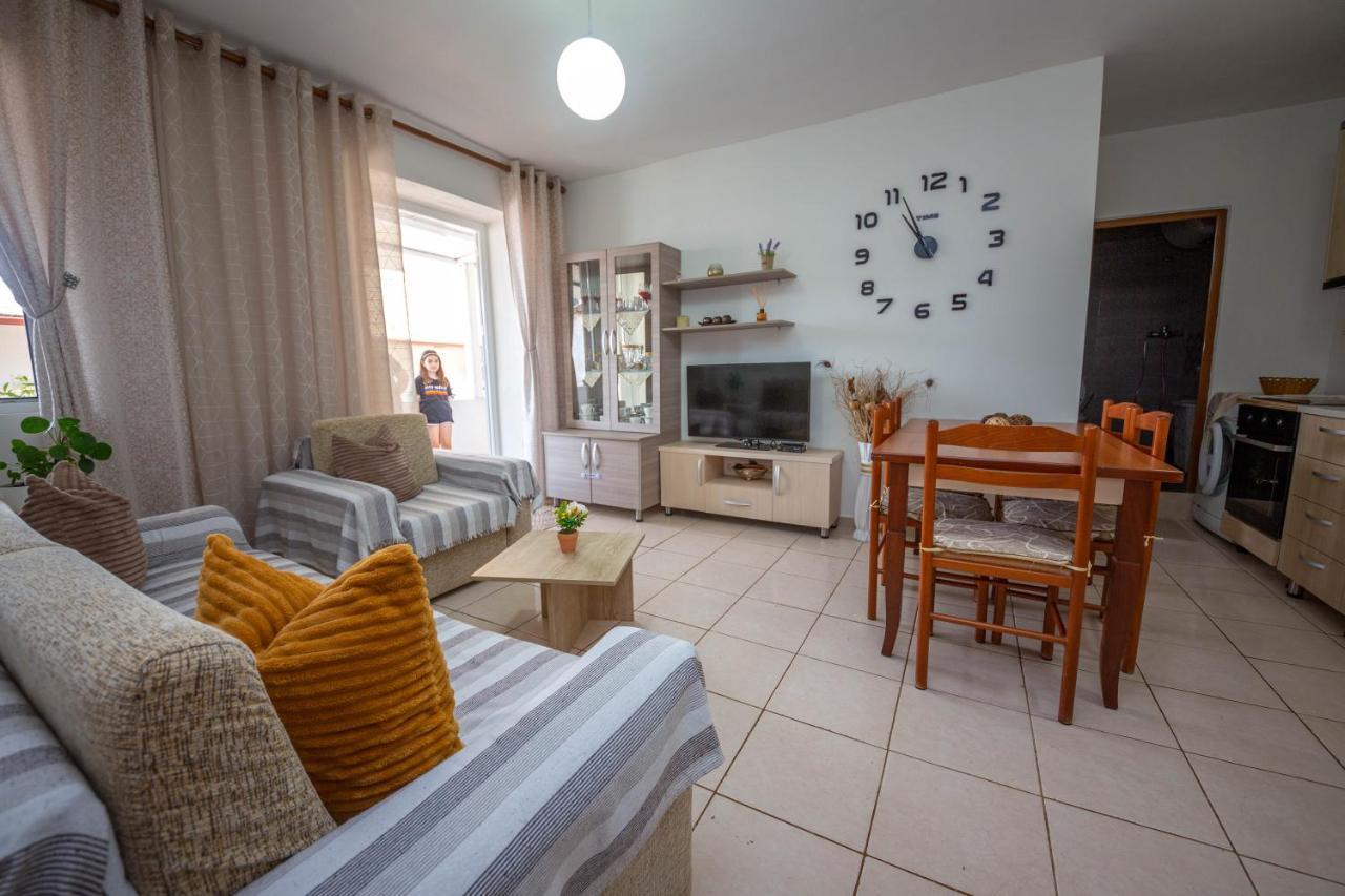 Emel Apartaments Ксамил Екстериор снимка