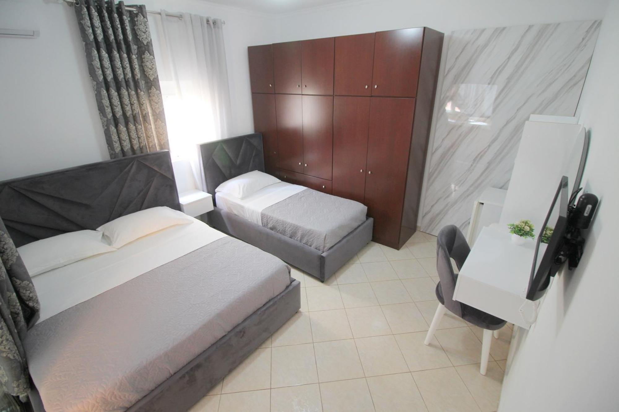 Emel Apartaments Ксамил Екстериор снимка