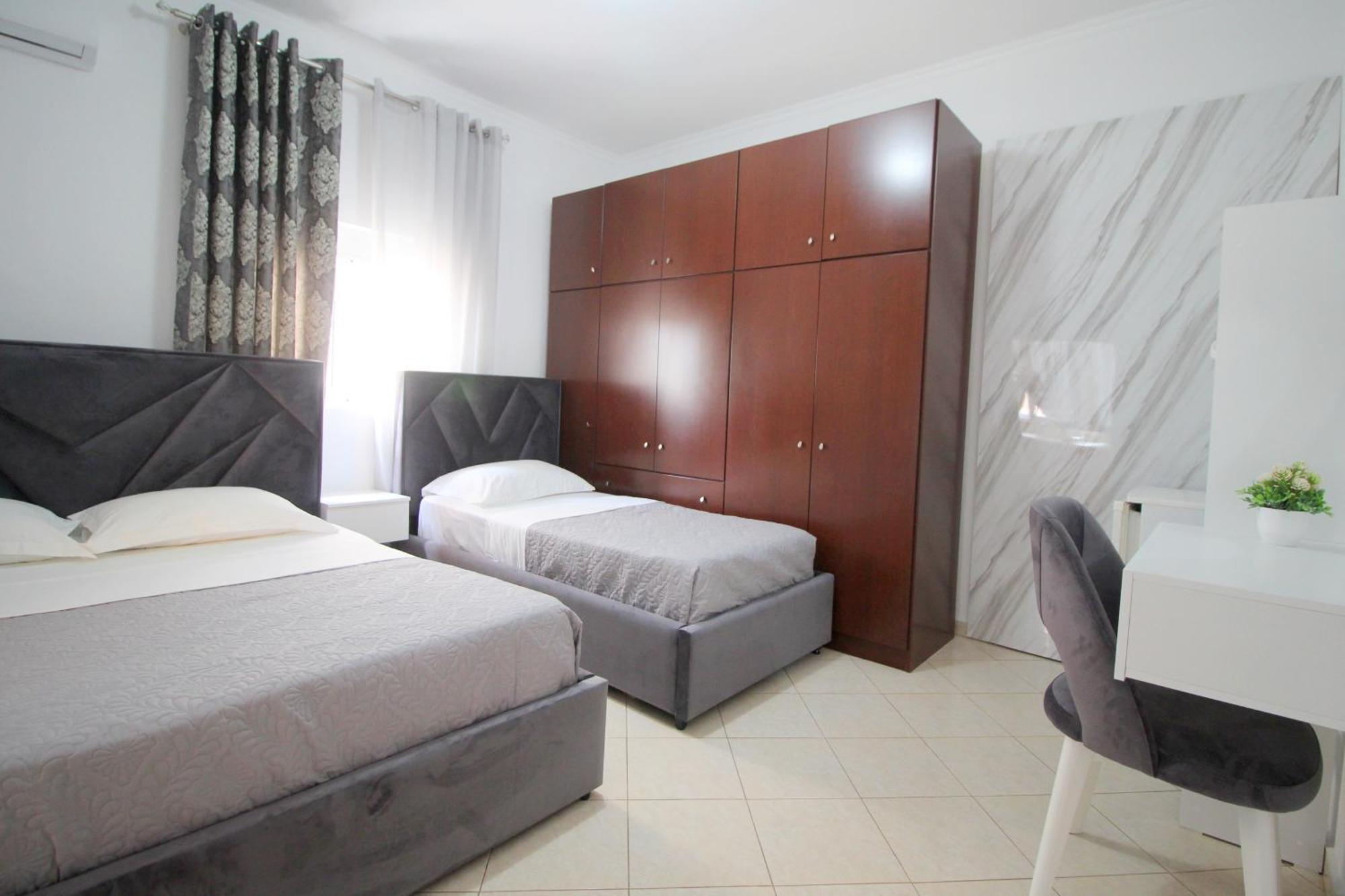 Emel Apartaments Ксамил Екстериор снимка