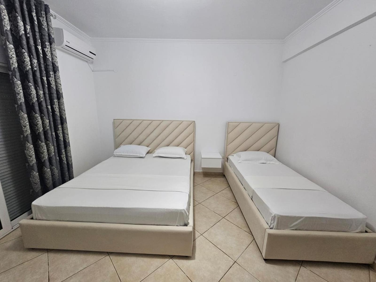 Emel Apartaments Ксамил Екстериор снимка