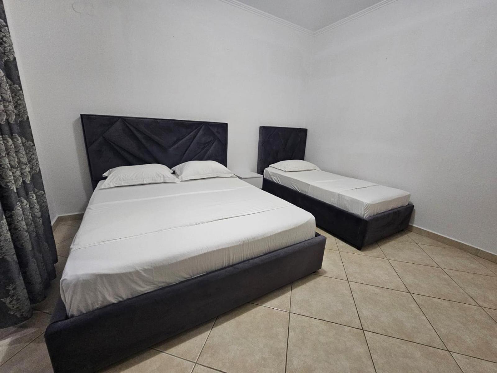 Emel Apartaments Ксамил Екстериор снимка