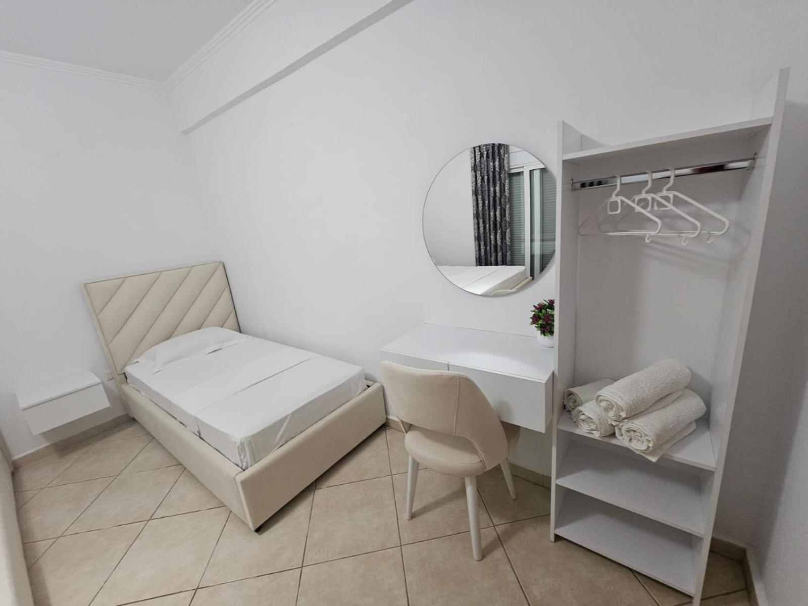 Emel Apartaments Ксамил Екстериор снимка