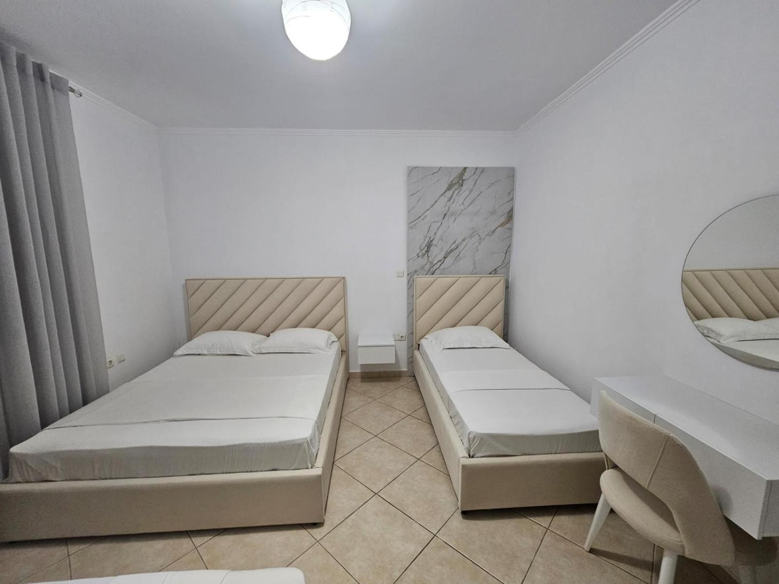 Emel Apartaments Ксамил Екстериор снимка