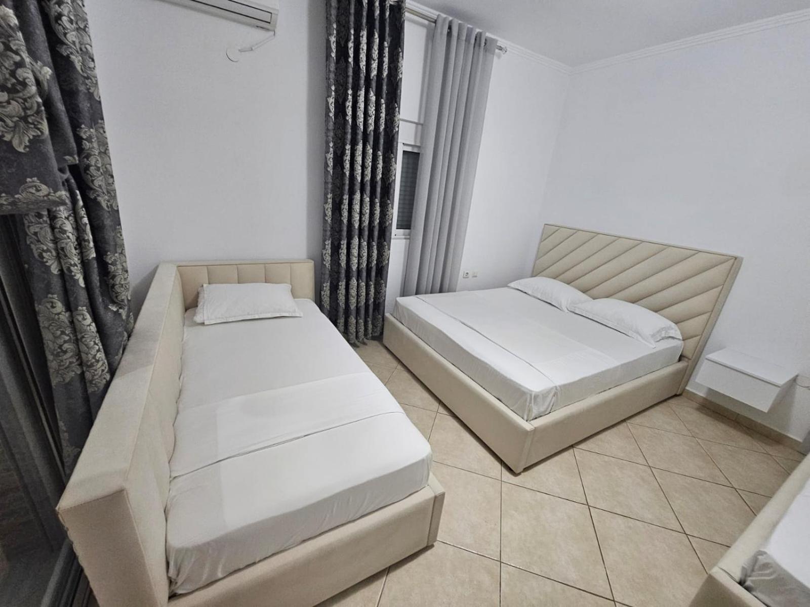 Emel Apartaments Ксамил Екстериор снимка