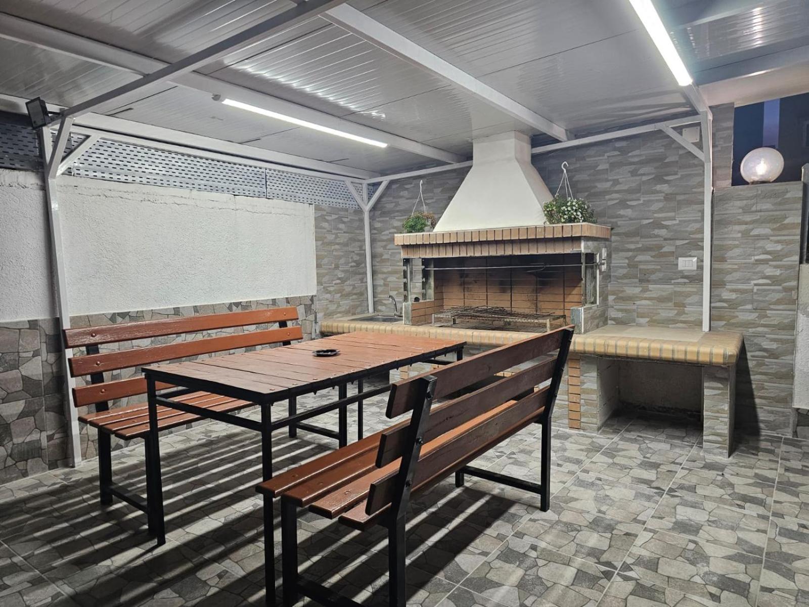 Emel Apartaments Ксамил Екстериор снимка