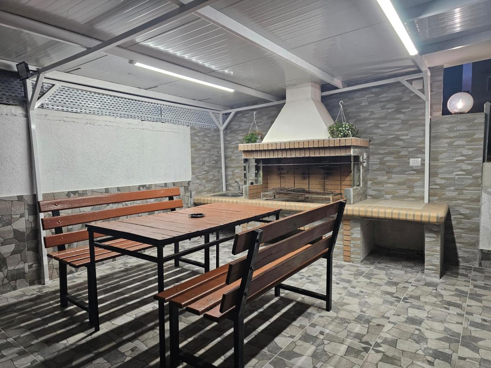 Emel Apartaments Ксамил Екстериор снимка